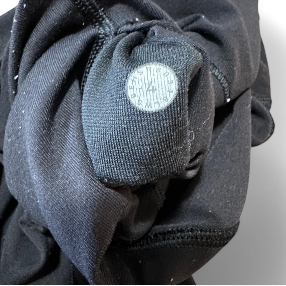 Lululemon - Picture 4 of 4